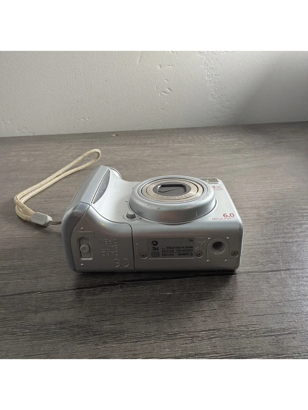 Canon PowerShot A540 6MP Compact Digital Camera silver.  2 GB SD Tested READ